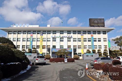 이동식 화장실 납품 비리 연루 장흥군 공무원 4명 해임