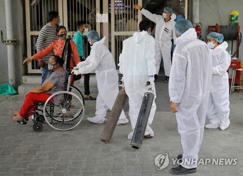 인도 신규 확진 20만명 넘어…연일 세계 최다 '끝 모를 폭증'