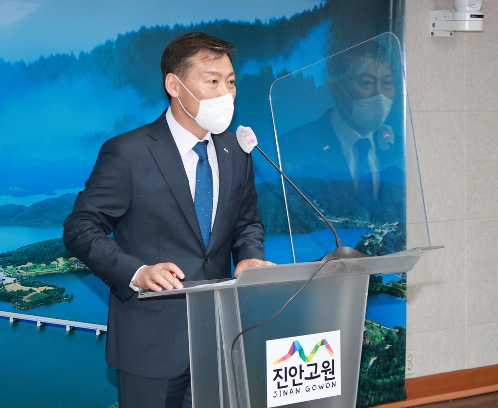 전춘성 진안군수 "전 군민 2025년부터 용담댐 물 마신다"