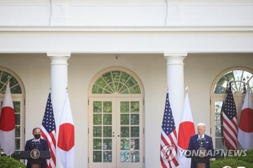 바이든 "북한·중국문제 협력"…스가 "한미일 협력 중요"