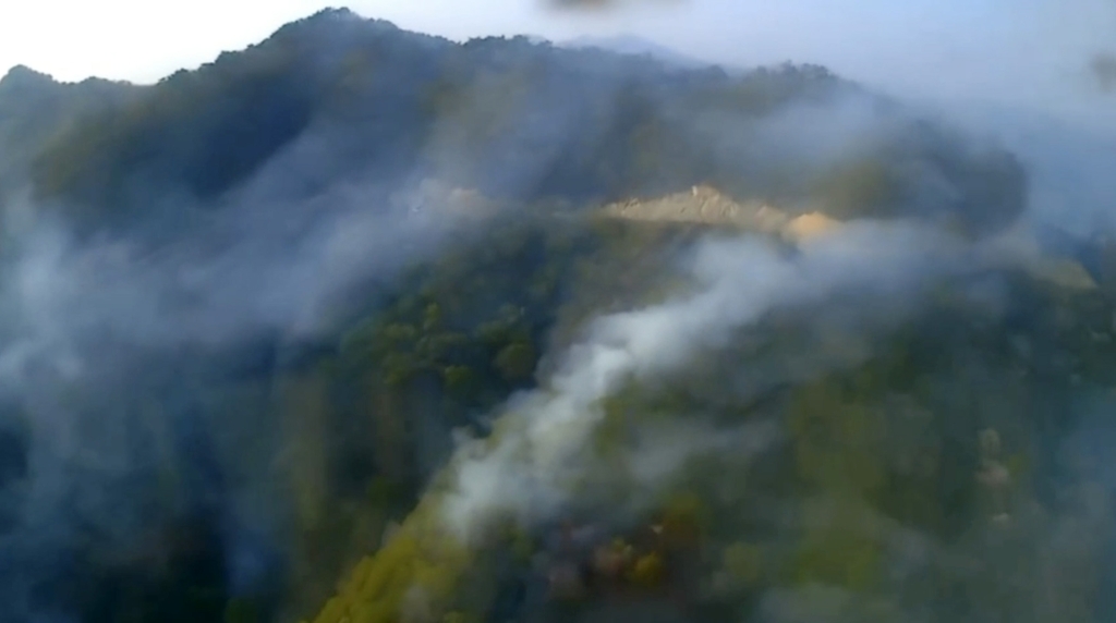 횡성 공근면서 산불…헬기 5대 투입 진화 중