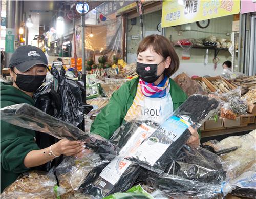 칠곡군 참전 70주년 맞은 에티오피아 노병들 위해 생일잔치