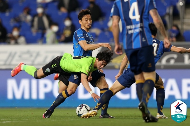 '소문난 잔치' 울산-전북, 시즌 첫 대결서 4년 만의 0-0 무승부