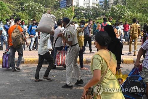 안이함과 변이 바이러스가 빚은 인도 '감염 쓰나미' 참사