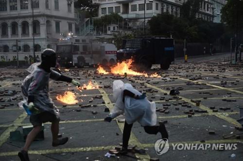 '폭발물 소지' 홍콩 분리주의 시위 참가자에 12년 중형