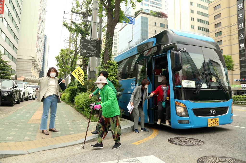 서울 구로구, 노인 백신 접종 수송버스 운행