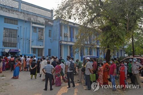 인도 코로나 사망 또 최고치…하루 3천300명·누적 20만명