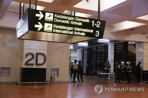 "코로나 검사용 면봉 재사용?"…인니 검사소 비용절감에 '발칵'