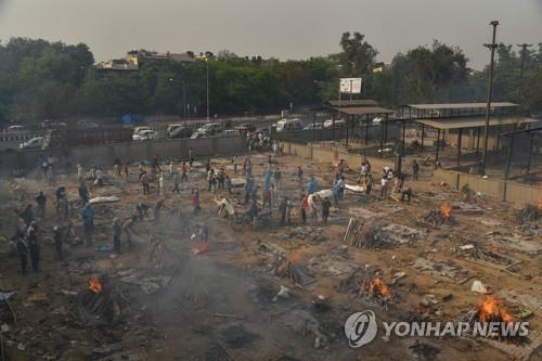 '코로나 재앙' 뉴델리 하루 395명 숨져…최고치 또 경신