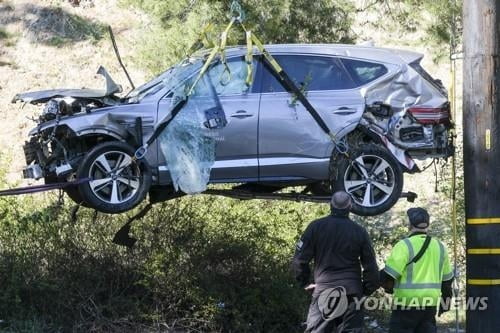 WP "타이거 우즈 車사고 때 약병 발견…특혜 의혹"