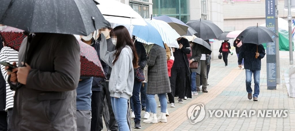 내일 또 700명 넘나…오후 6시까지 604명 확진