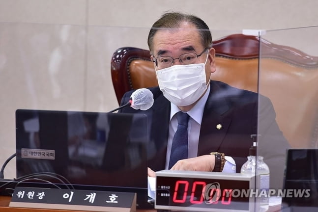 현역 의원 확진 국회 초비상…이개호 의원 "깊이 사과"