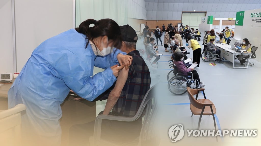 고령 접종자 사후관리 어떻게?…백신 맞고 실신한 70대 방치