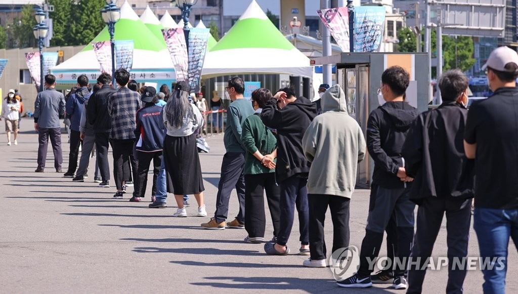 의료기관 환자 등 코로나 검사비 건보지원 80%로 확대