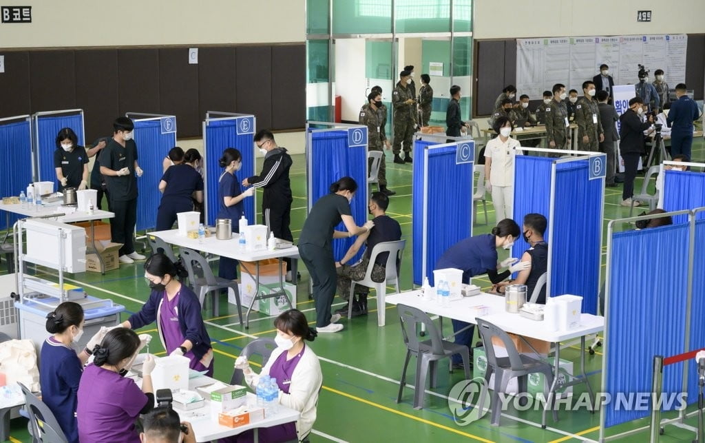 [속보] 백신 접종 누적 300만명 넘었다…62일만