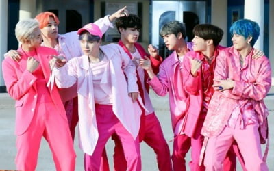 방탄소년단 '작은 것들을 위한 시' MV 12억 뷰 …통산 2번째 대기록