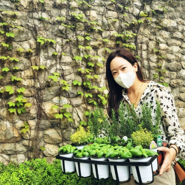 '백종원♥' 소유진, 식당 안주인다운 취미생활 "허브 사왔어요" [TEN★]