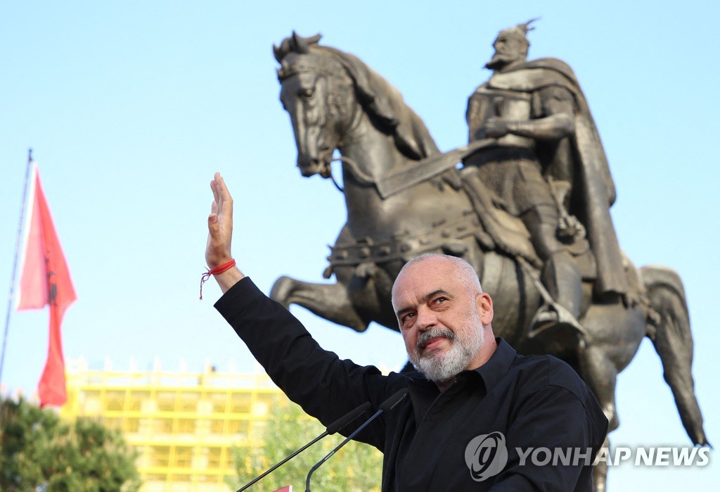 알바니아 총선서 좌파 정당 승리…라마 총리 3연임 성공