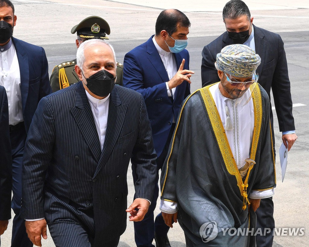 이란 외무, 오만서 예멘 반군 지도자 만나 "정전 지지"