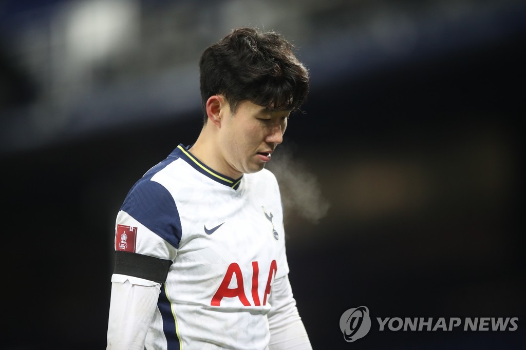 손흥민 인종차별 피해에 토트넘 '소셜 미디어 보이콧' 검토