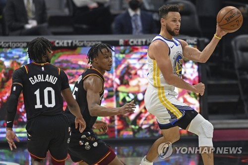 '브라운 40점 폭발' NBA 보스턴, 레이커스 제압하고 5연승 질주