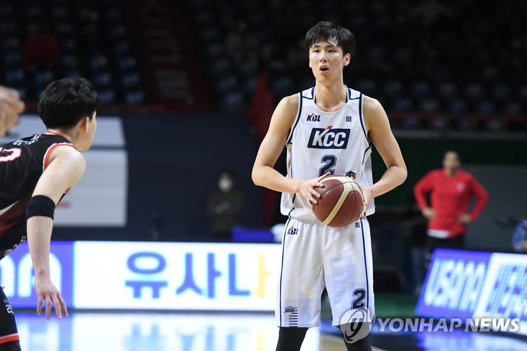 프로농구 KCC 우승 이끈 송교창 "하루 6끼씩 먹으며 몸 불렸죠"