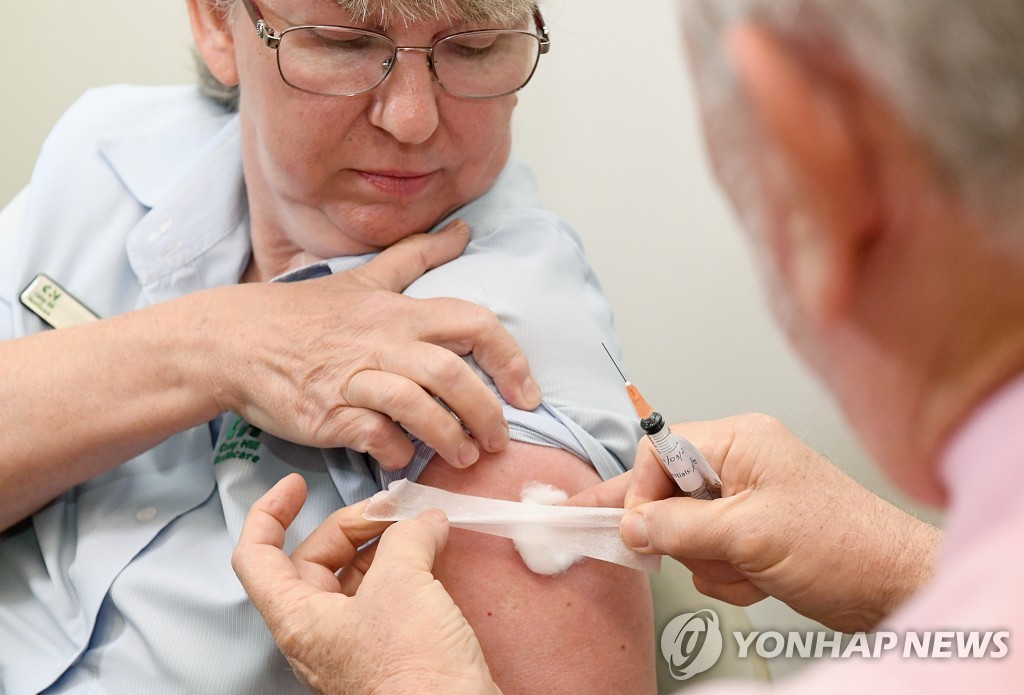 호주서도 아스트라제네카 백신 맞은 남성 '혈액응고' 입원