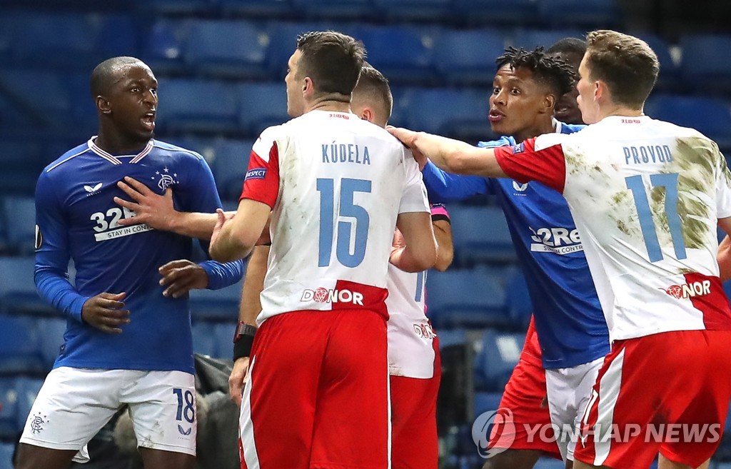 체코 프로축구 선수, 인종차별로 UEFA 대회 10경기 출전정지