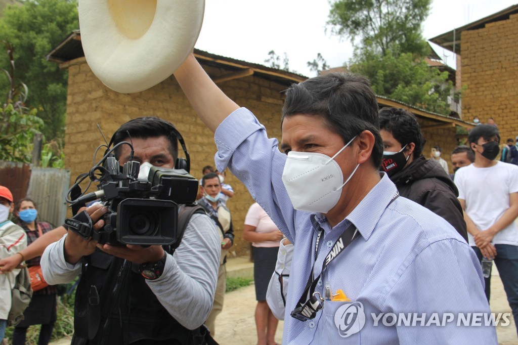 페루 대선, 급진좌파 교사 vs '독재자의 딸' 결선 가능성