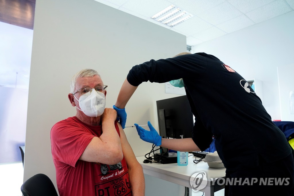 [특파원 시선] 봉쇄 완화하는 유럽…백신 접종도 속도 낼까