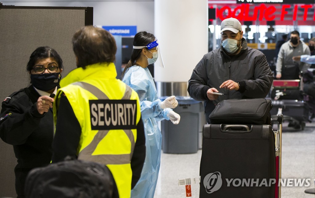 캐나다, '감염 최악' 인도·파키스탄발 항공편 운항 30일간 중단