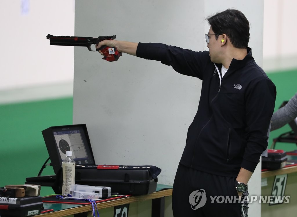 '사격황제' 진종오 도쿄 간다…대표선발전서 극적으로 2위 도약