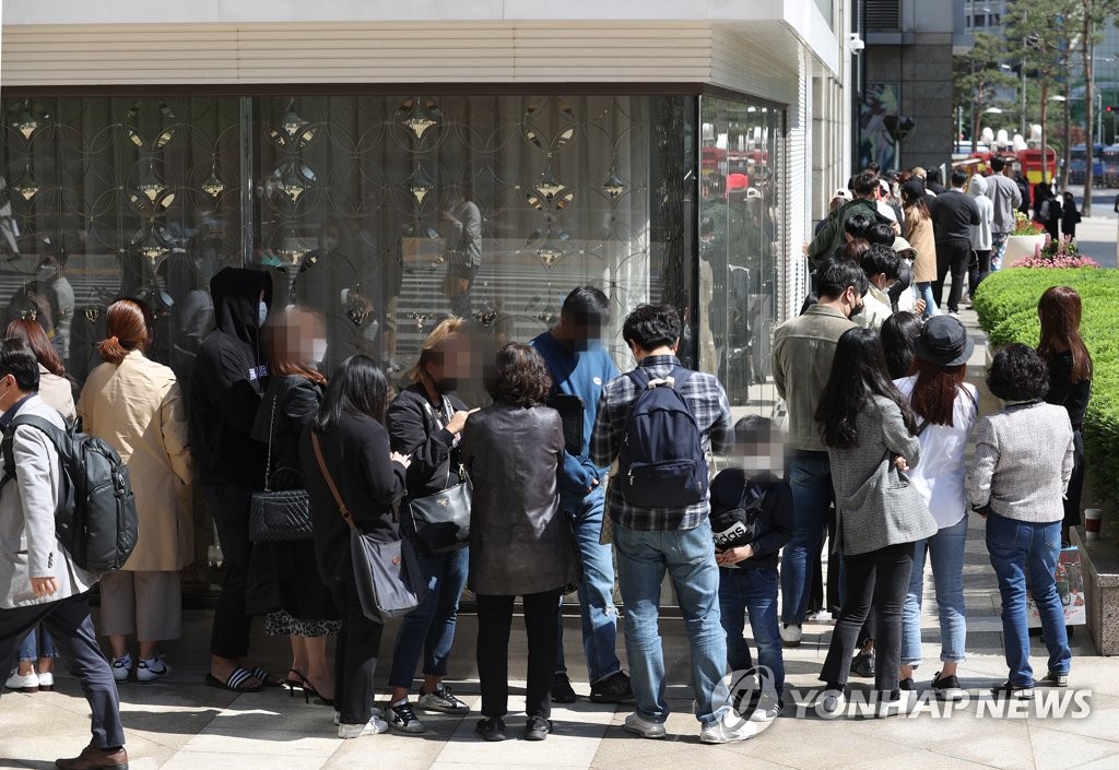 한국의 지독한 명품 사랑…코로나에도 15조원 '펑펑'