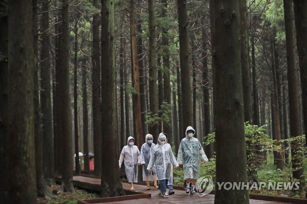 제주, 오후 산지부터 곳곳에 비…예상강수량 5∼10㎜