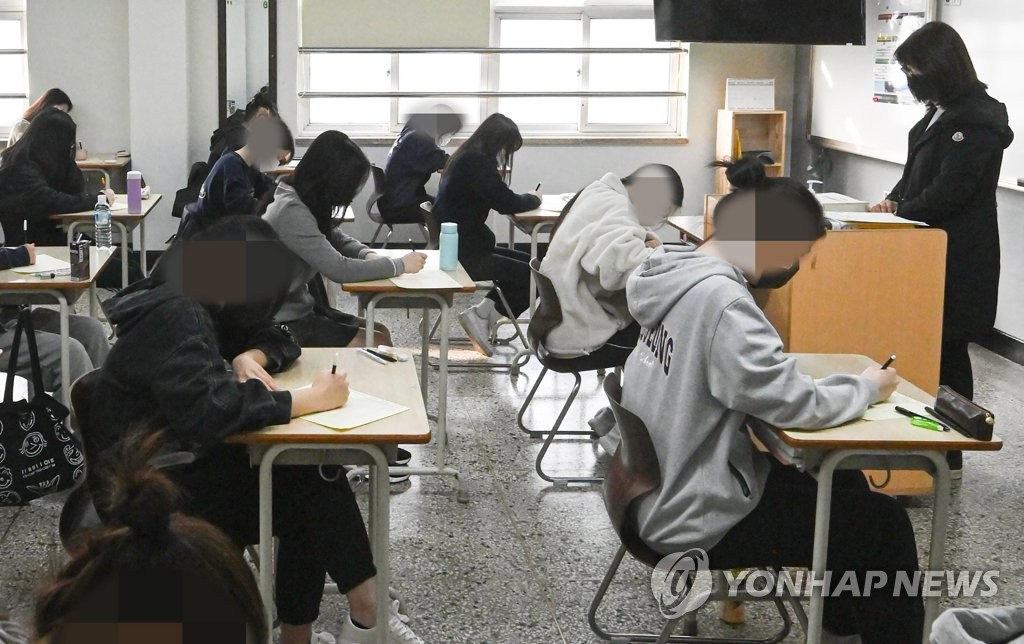 2분기 1차접종 최대한 확대…고3 학생·교사도 2분기에 접종
