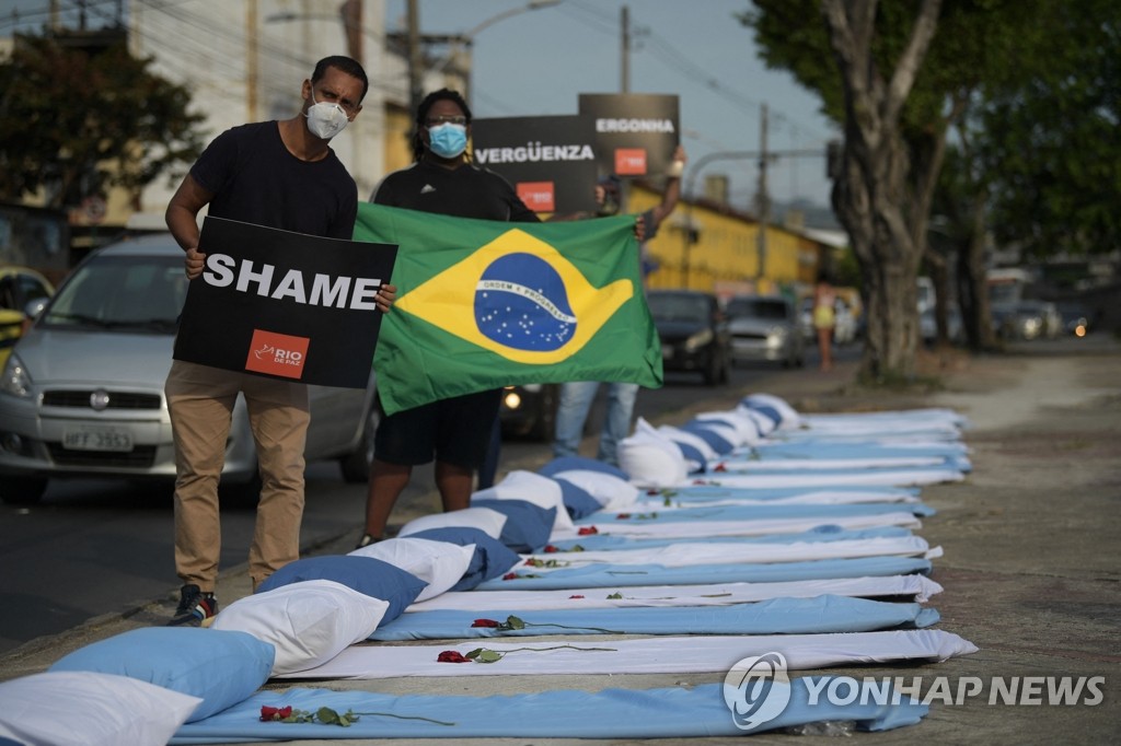 세계 곳곳서 코로나19 감염자 최고치…백신 효력 '무색'(종합)