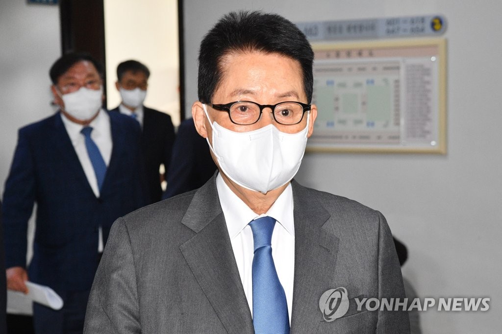 박지원 "본격적인 정치의 계절…정치 거리두기 철저 실천"