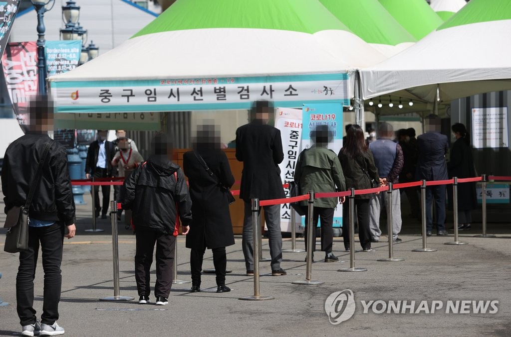 부산 끊이지 않는 유흥업소 연관 감염…이틀 내리 60명대(종합)