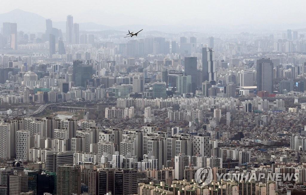 지난달 강남구 아파트 매매가격이 800만원 넘게 떨어졌다고?