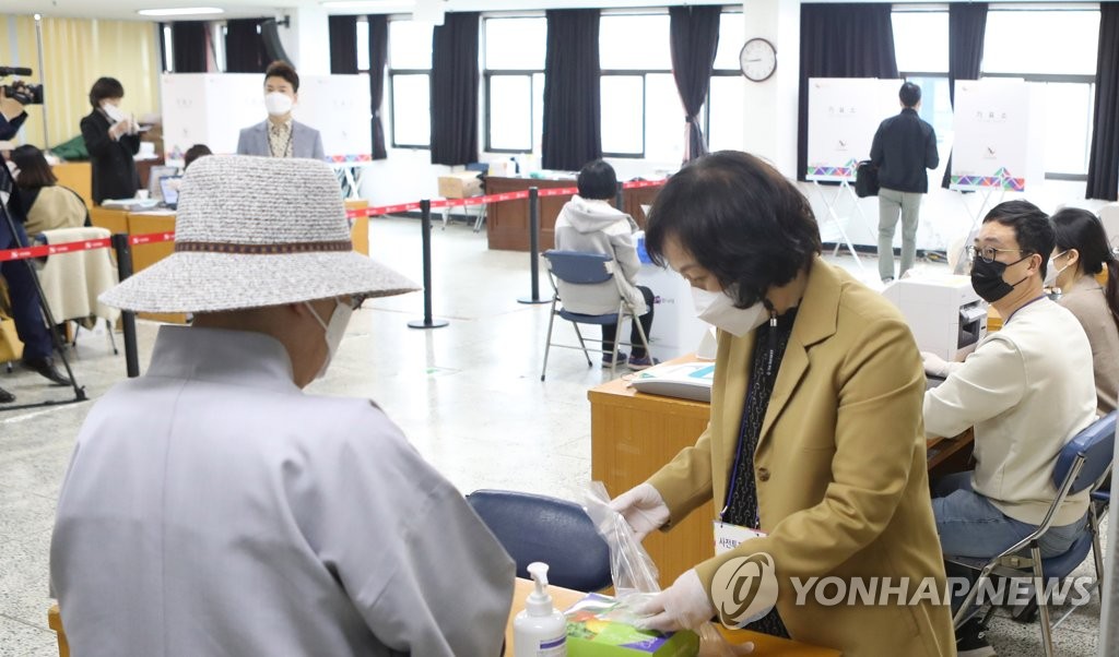 부산시장 보선 사전투표율 최종 18.65%…전국 평균 밑돌아