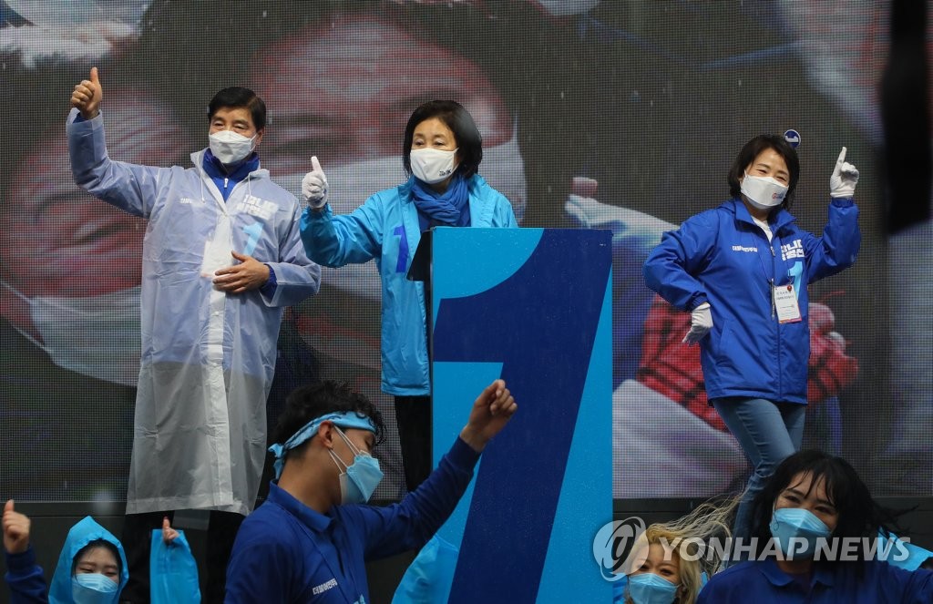 여야, 마지막 주말 총력 유세…'청년 교감' 경쟁도