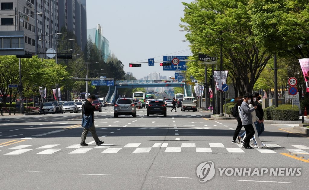 광주 상무지구 홀덤펍 18곳 점검…방역 수칙 위반 1곳 적발