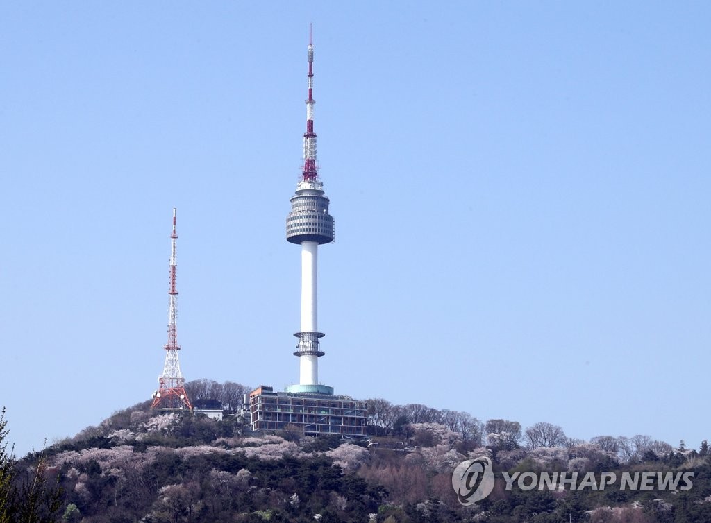 전국 맑고 일교차 커…중·서부 오전 미세먼지