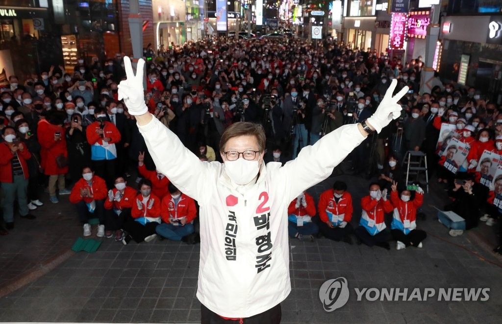 부산 보선 출구조사 압승 예측…박형준 "민심이 무섭다"