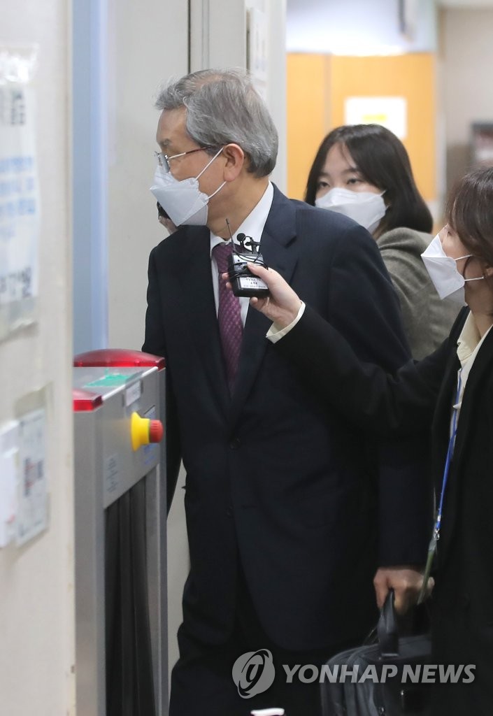 '사법농단' 박병대 "검찰 주장은 침소봉대·견강부회"(종합)