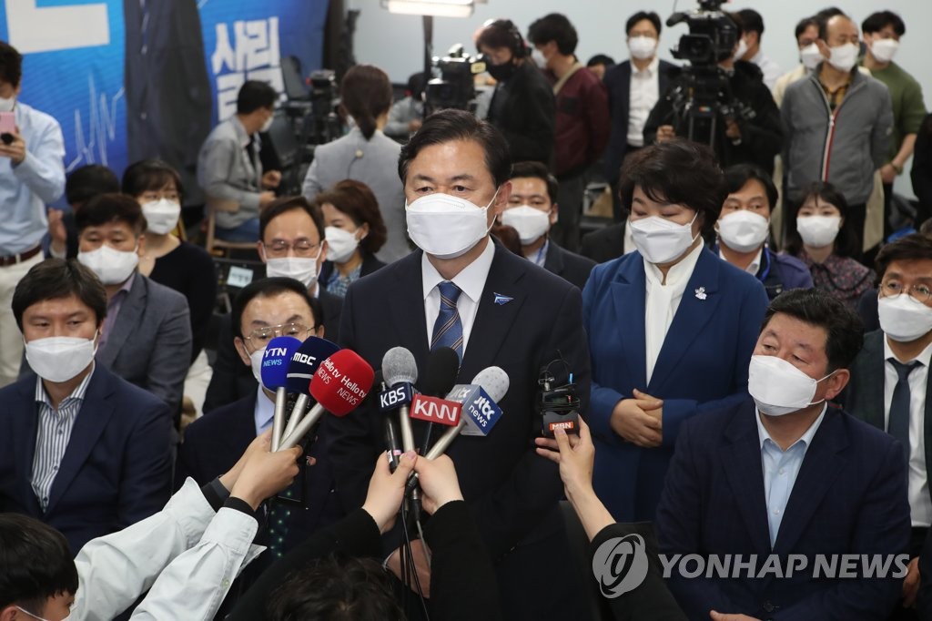 김영춘 "민심의 큰 파도 앞에서 결과 겸허하게 수용"