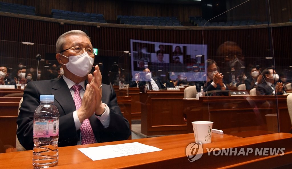 '마크롱 모델'로 尹 띄우기…김종인, 국민의힘 '힘빼기' 노골화