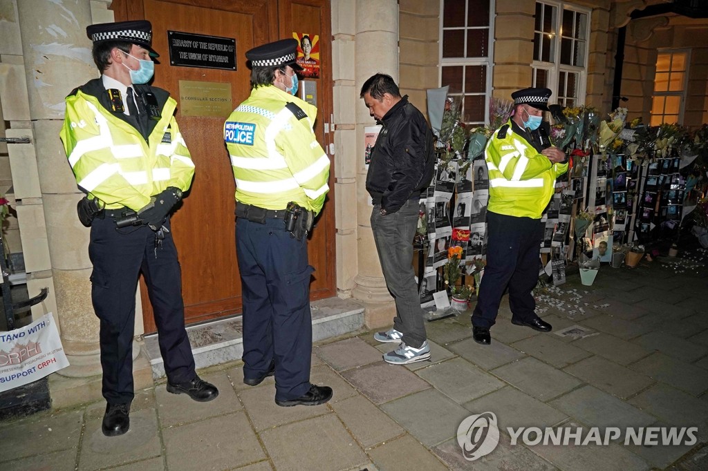 미얀마 군부 맞서다 쫓겨난 주영 대사 "가족·친구도 위협받아"