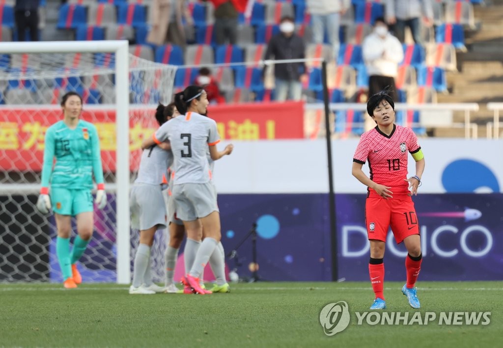 석패에 더 안타까운 '김정미 선방쇼·지소연 킬패스'