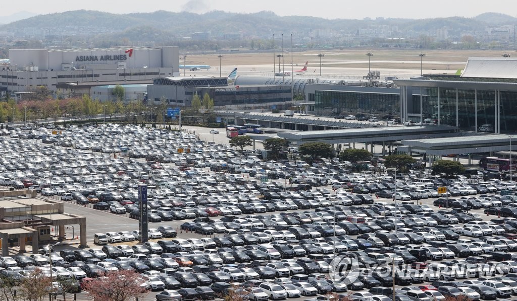 [3보] 신규확진 587명, 휴일영향 엿새만에 600명 아래…확산세 지속